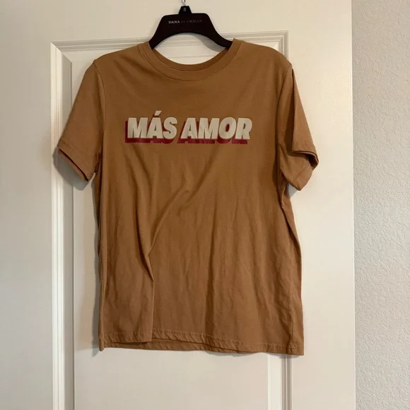 MAS AMOR TAN TSHIRT SIZE MEDIUM - Picture 1 of 3